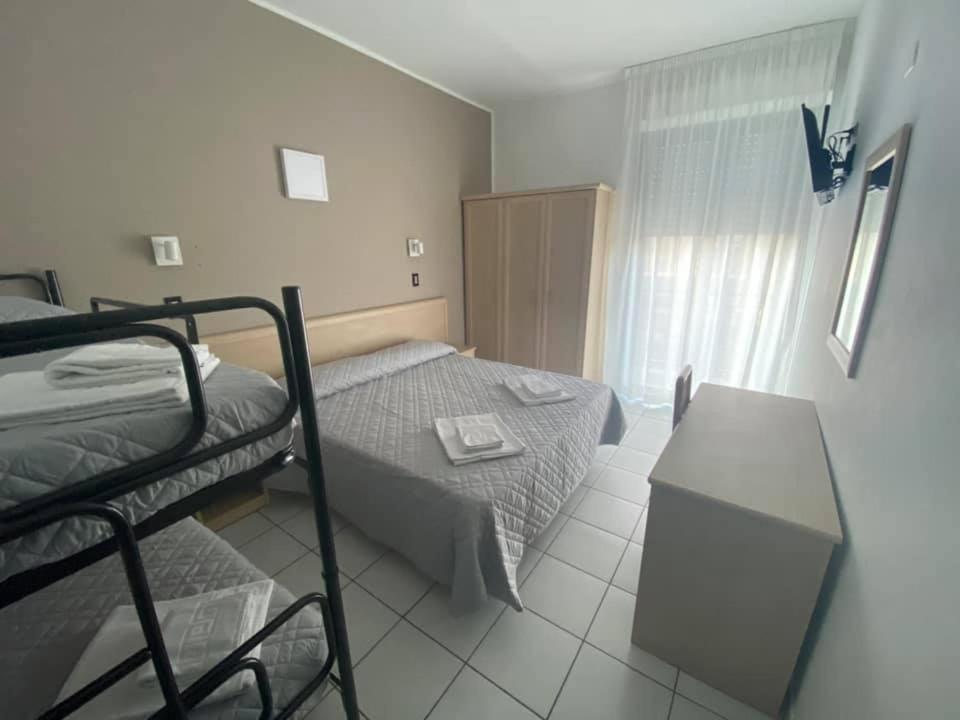 Rex Hotel